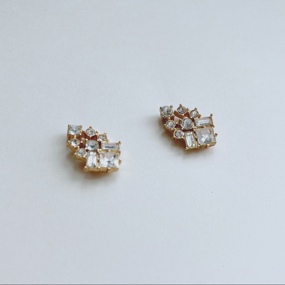 .75x.5” rhinestone cloister earrings - Picture 4 of 4